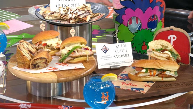 0415-cmoplus-ballparkfood.jpg 