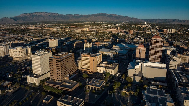 cbsn-fusion-national-guard-members-heading-to-albuquerque-to-help-police-fight-crime-thumbnail5bf3